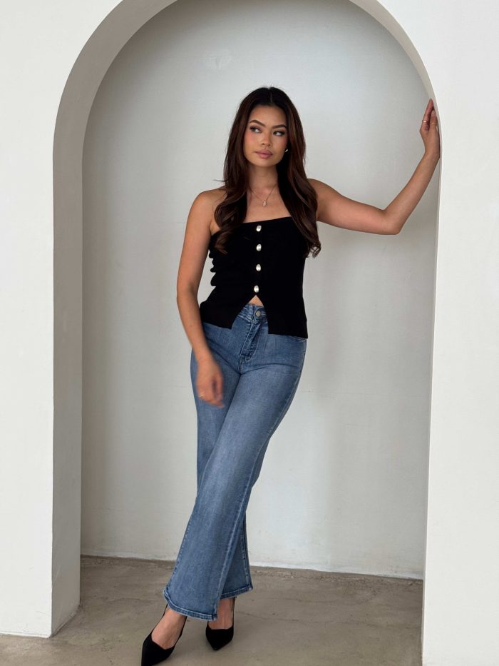 Elegant Black Strapless Knit Top - Image 3