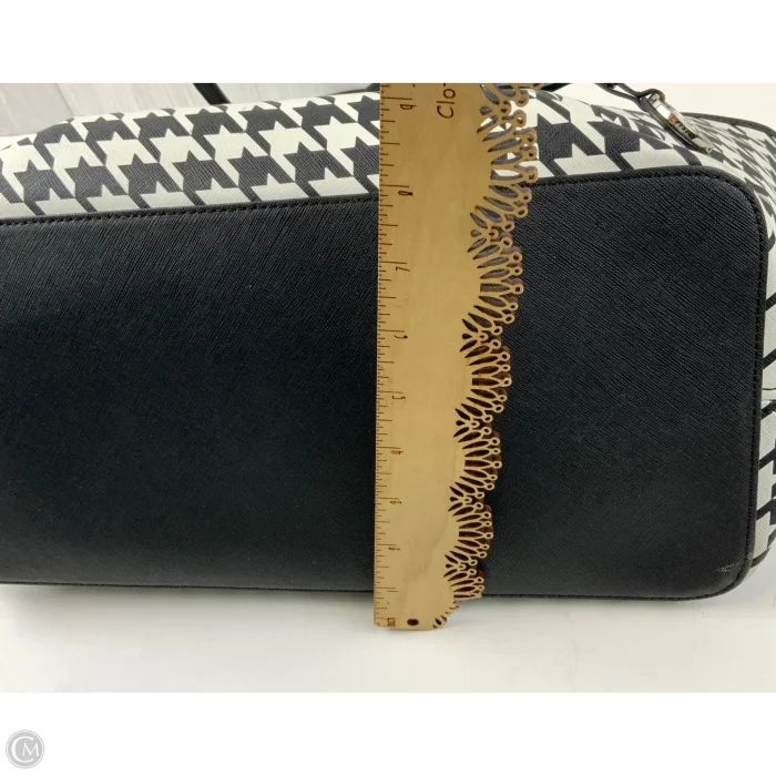 Chic Houndstooth Tote Bag - Image 3