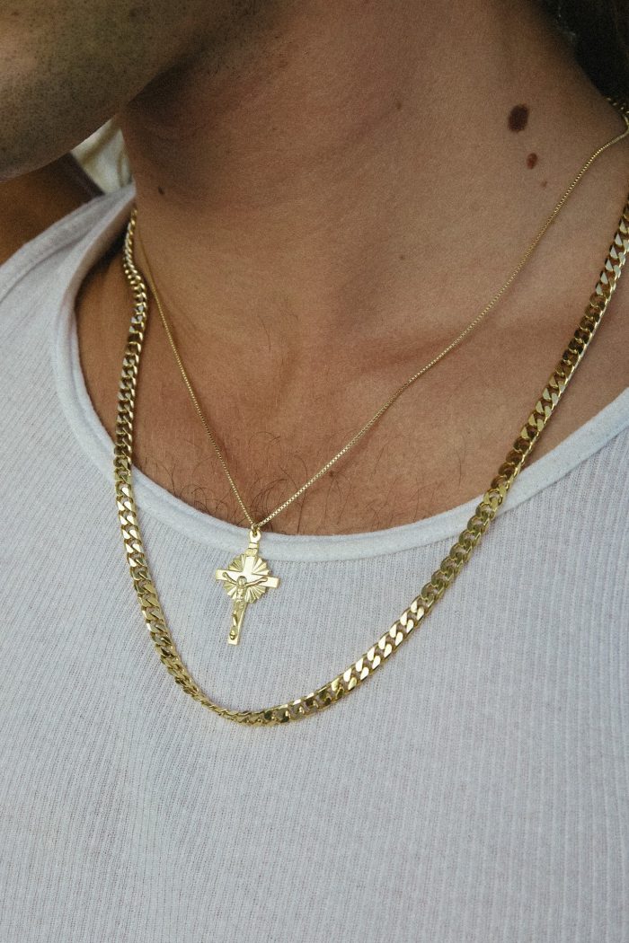 Elegant Crucifix Pendant Necklace - Image 5