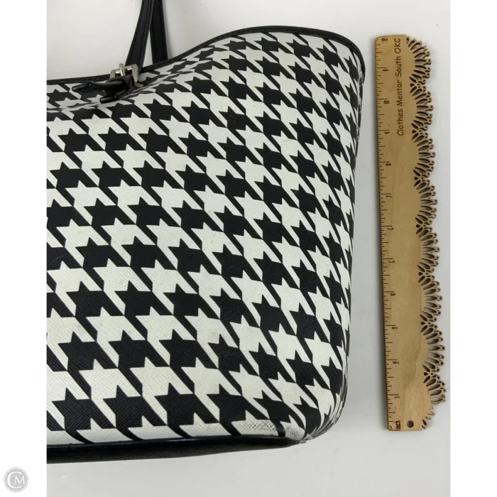 Chic Houndstooth Tote Bag - Image 4
